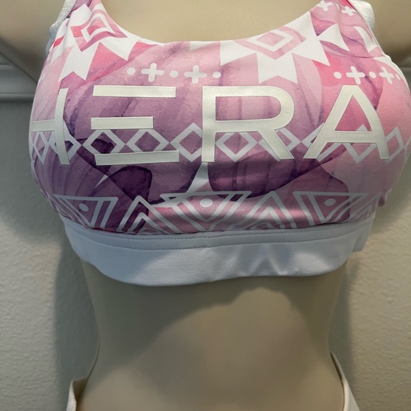 Hera x Hero Women's Seamless X Back workout Sports Bra in Pink /White Color NWT - Picture 1 of 3